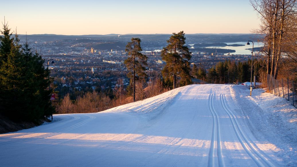 Cross country skiin over Oslo