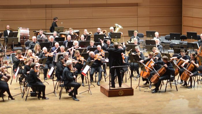 Orkester med dirigent