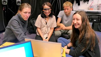 RITMO research Laura Bishop explains how eye-tracking glasses can be used to study gaze and pupil size.